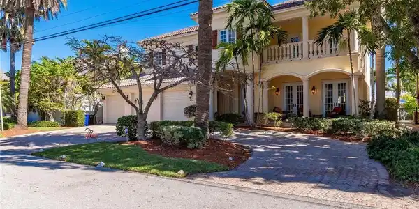 634 Flamingo Dr