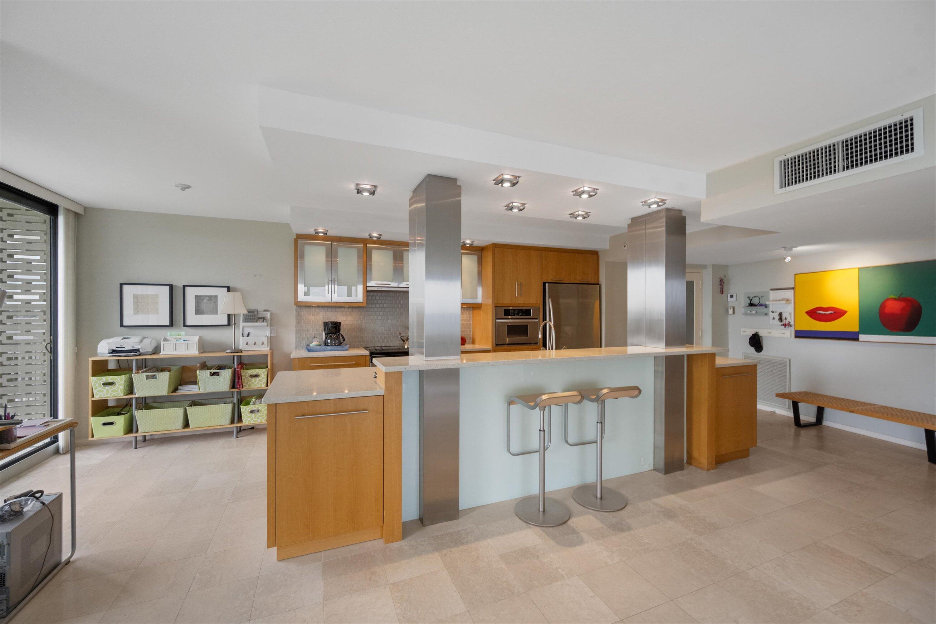 Image 3: Kitchen