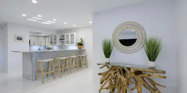 Image 3: Foyer