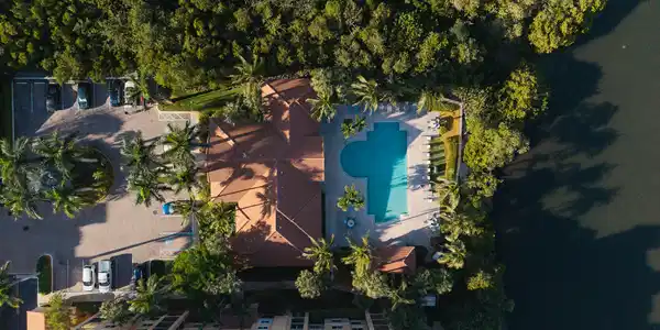 Image 3: 600 Scotia Dr. Hypoluxe - Florida Drone