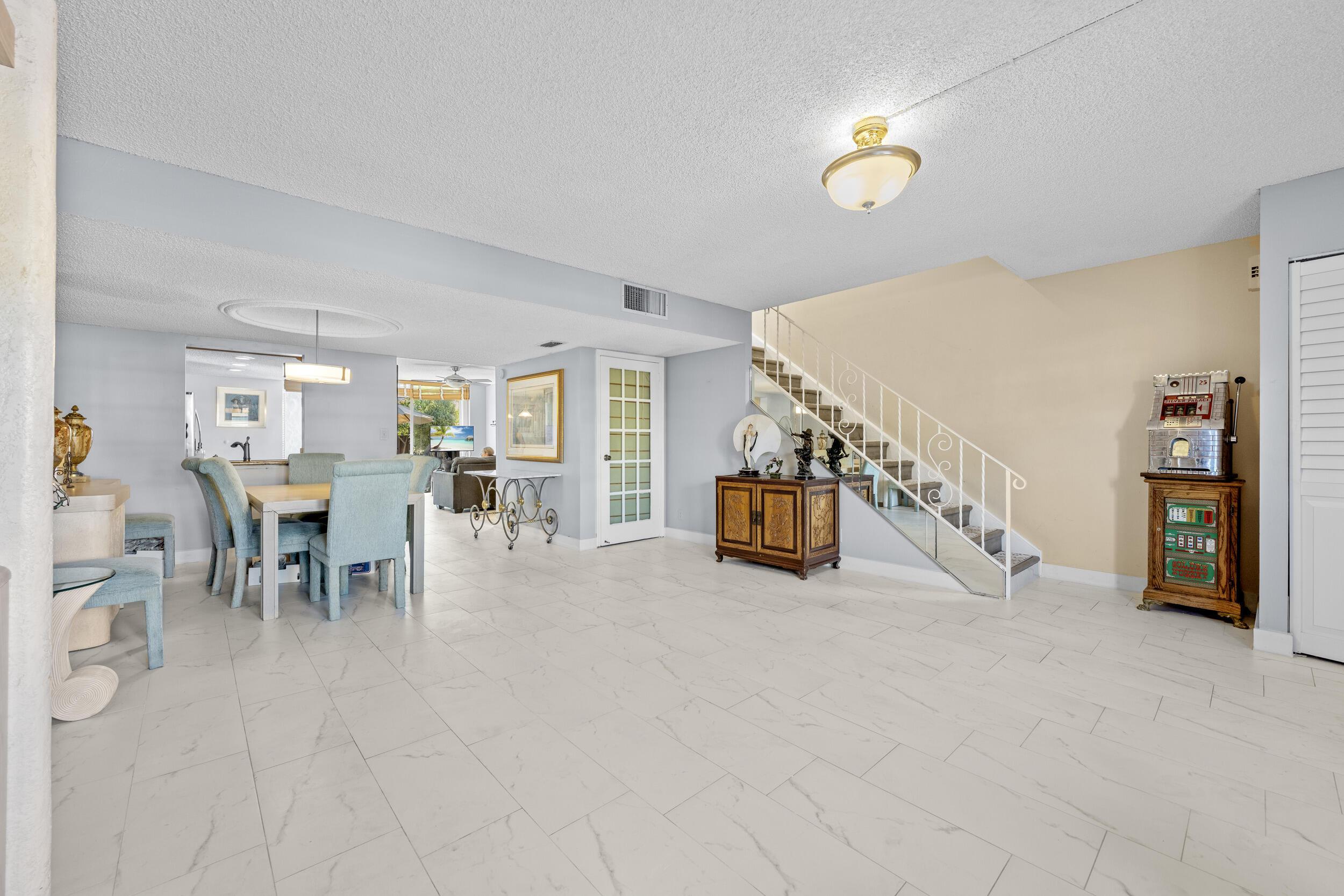 Image 3: entry way
