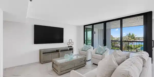 Image 4: Family Room