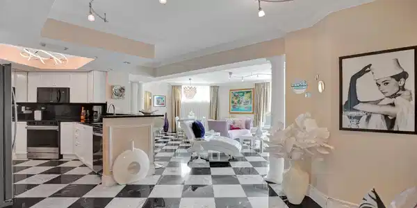 99 SE Mizner Boulevard