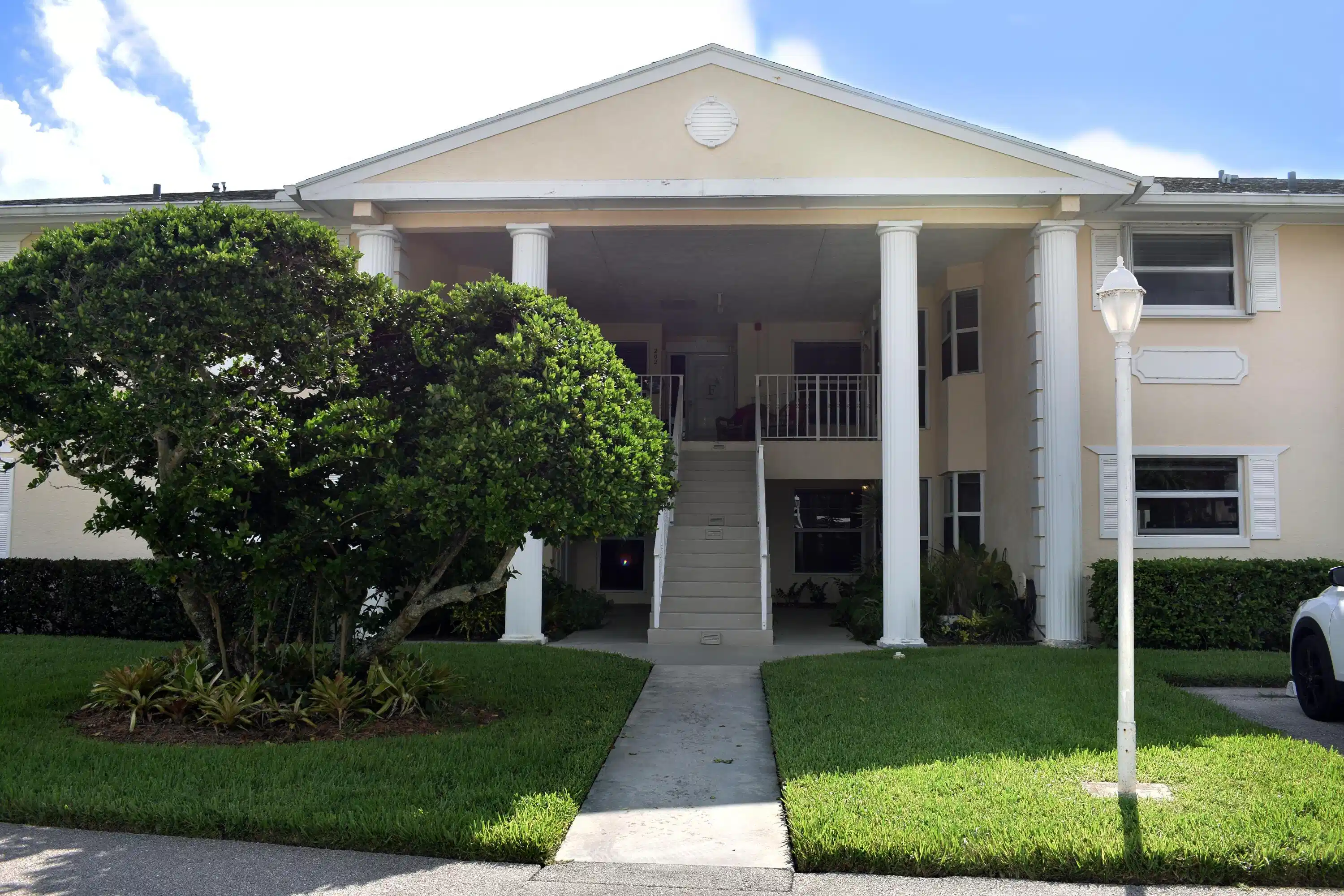 Image 1: Front Entrance