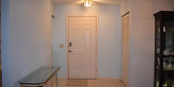 Image 3: Front Entrance