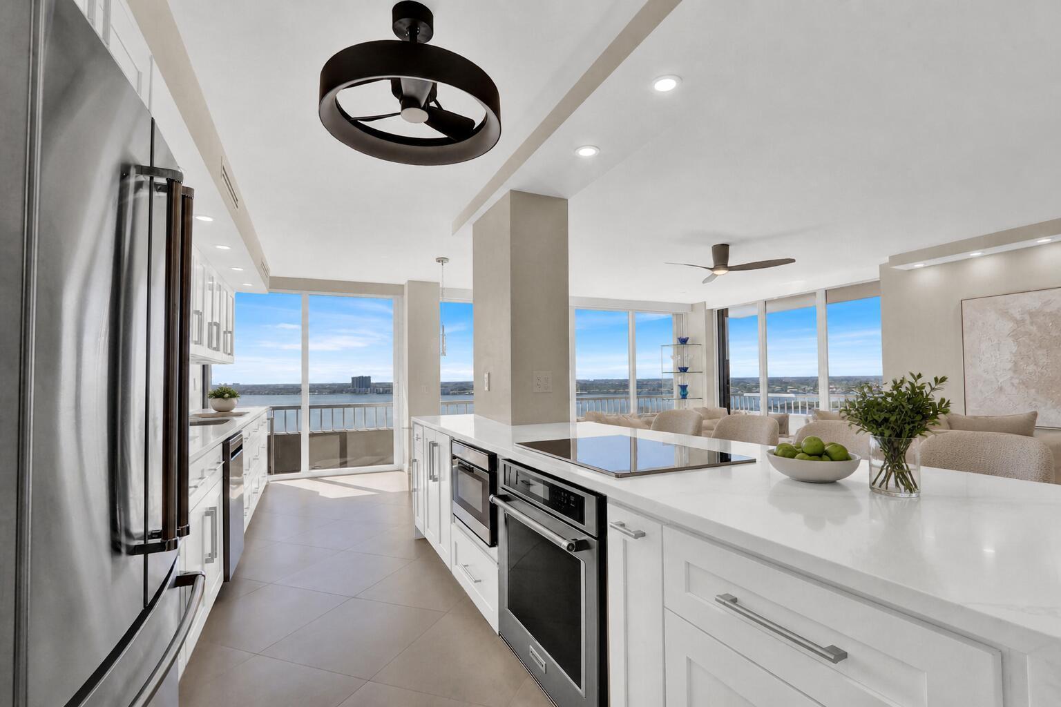 Image 3: 5510-n-ocean-dr-22d-singer-island-kitche