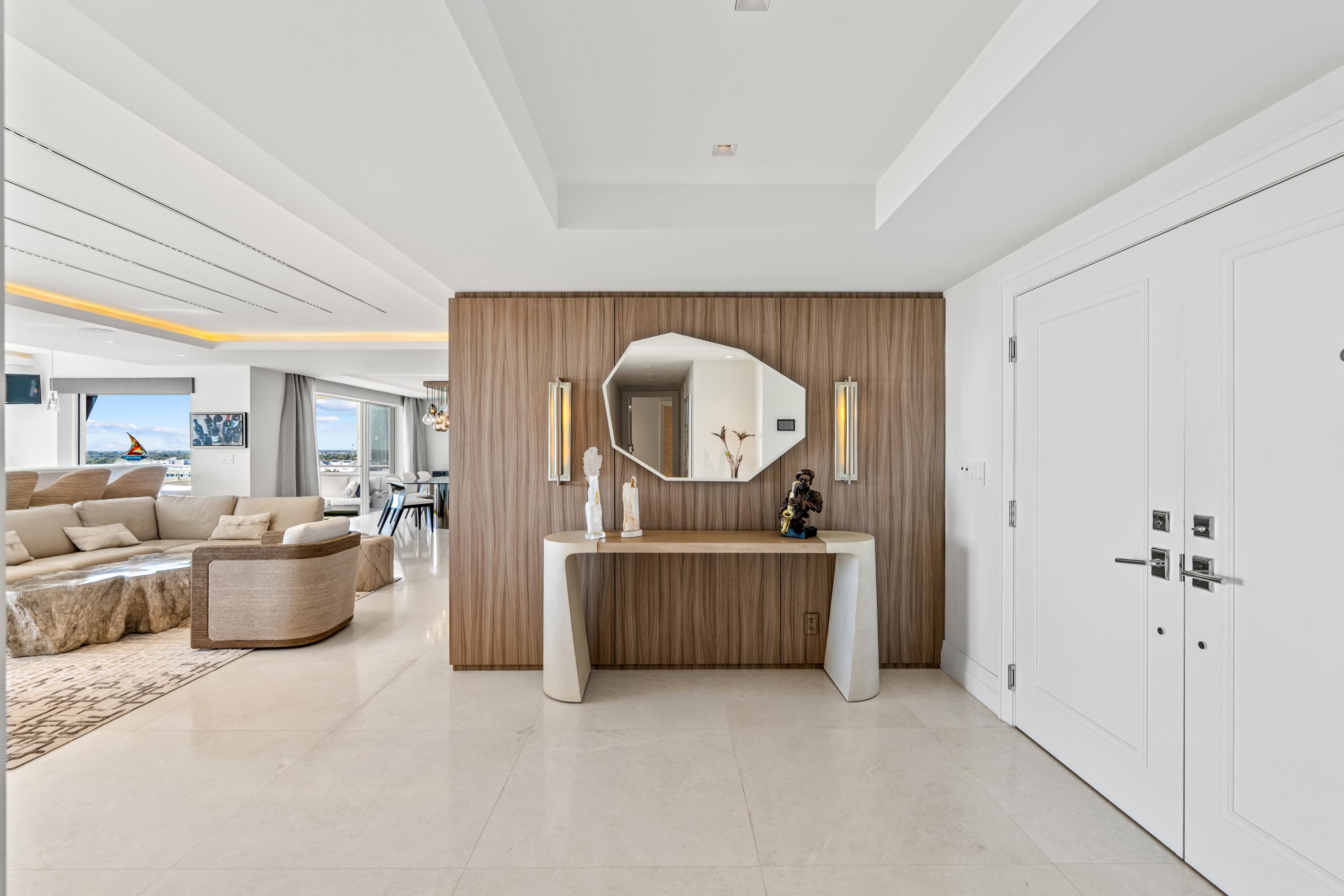 Image 4: mls_FOYER_TABLE_DT