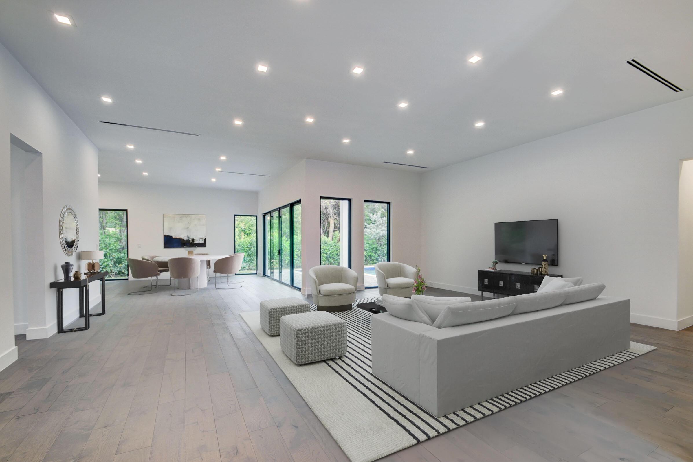 Image 3: Round dining table on far center wall_Li