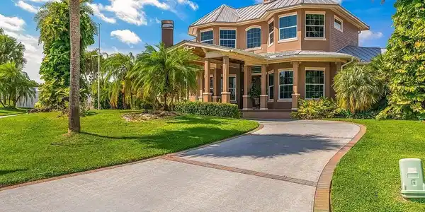 7777 Grand Oak Circle