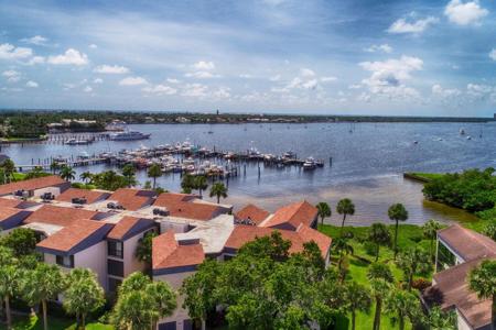 1640 Twelve Oaks Way