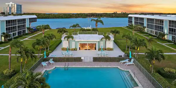 Image 3: 015-100WaterwayRd-E305-Tequesta-SMALL