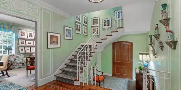 Image 4: Entry