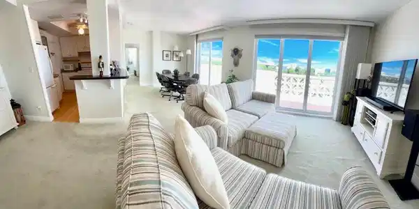 Image 4: LG. LIVING ROOM