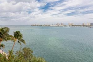 2640 Lake Shore Drive