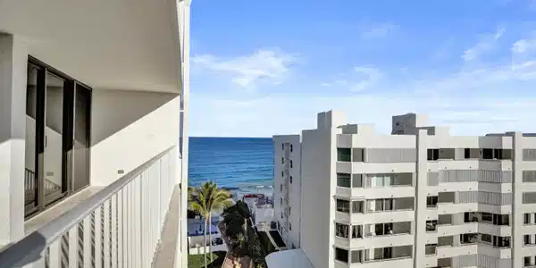 Image 4: Waterfront condo in South Palm Beach
