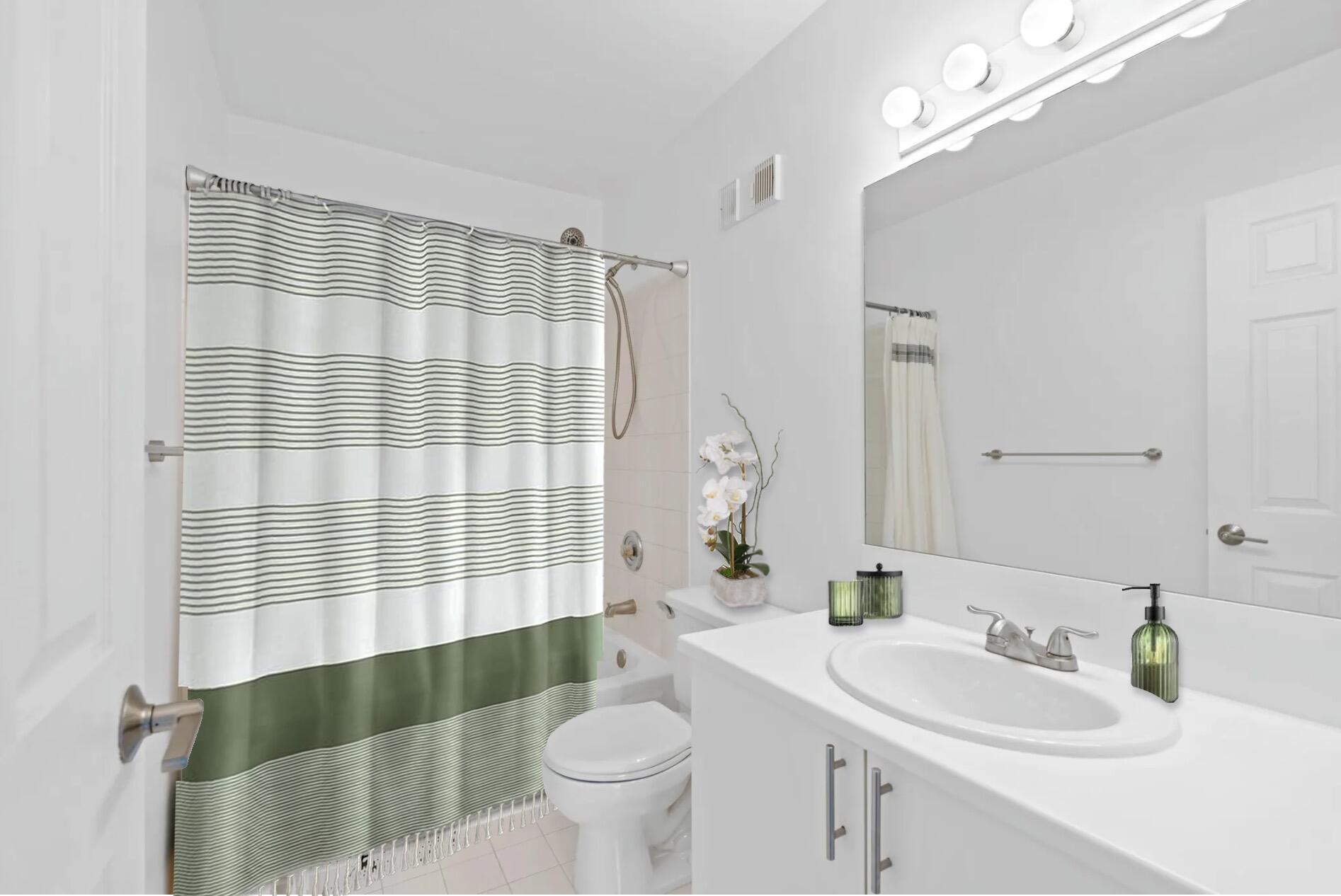 Image 4: Bath