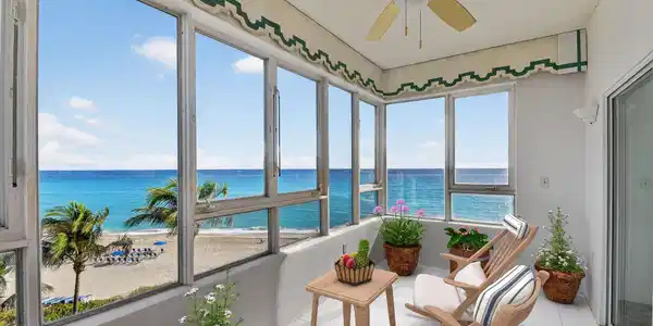 Image 3: VIRTUAL BALCONY : SUN ROOM