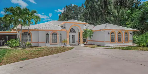 3167 SW Bessey Creek Trail