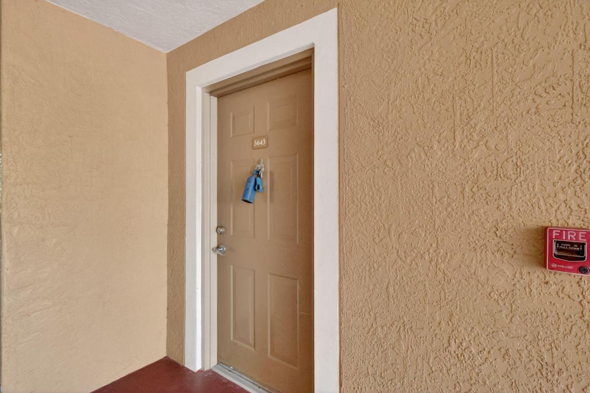 Image 2: 5-web-or-mls-7R7A7690