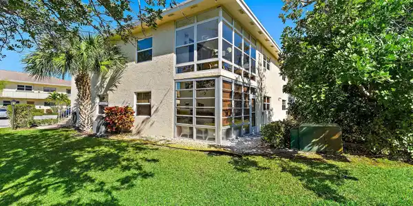 2950 SE Ocean Blvd.