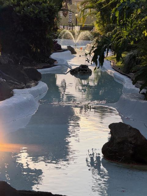 Image 4: Lazy river