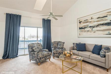 1637 NE Nautical Place
