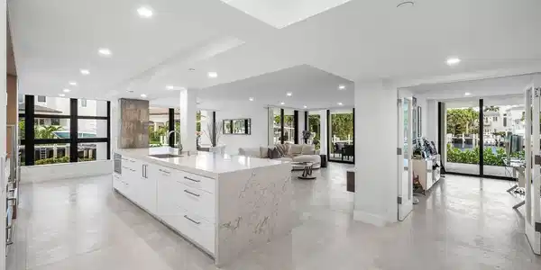 Image 3: Kitchen