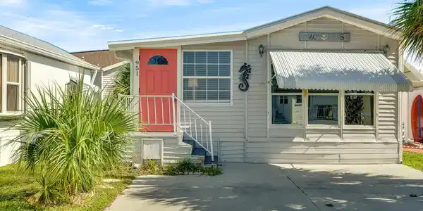 951 Nettles Boulevard