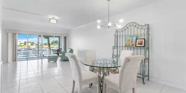 Image 4: 003-29YachtClubDrive-304-NorthPalmBeach-