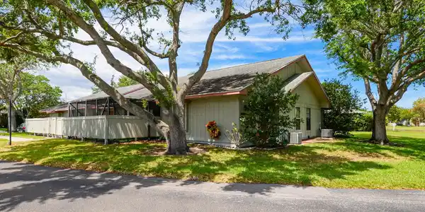 3914 NW Cinnamon Tree Circle