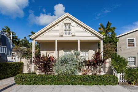 711 Elizabeth Street