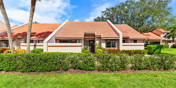 3502 SE Sandpiper Circle