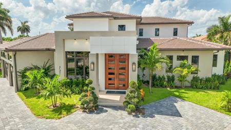 721 NE 34th Street