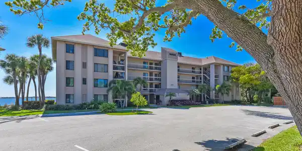 4440 NE Sandpebble Trace