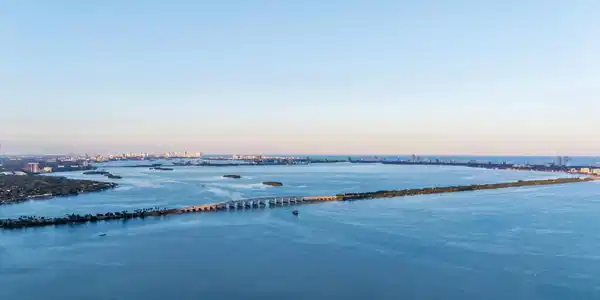 Image 4: View