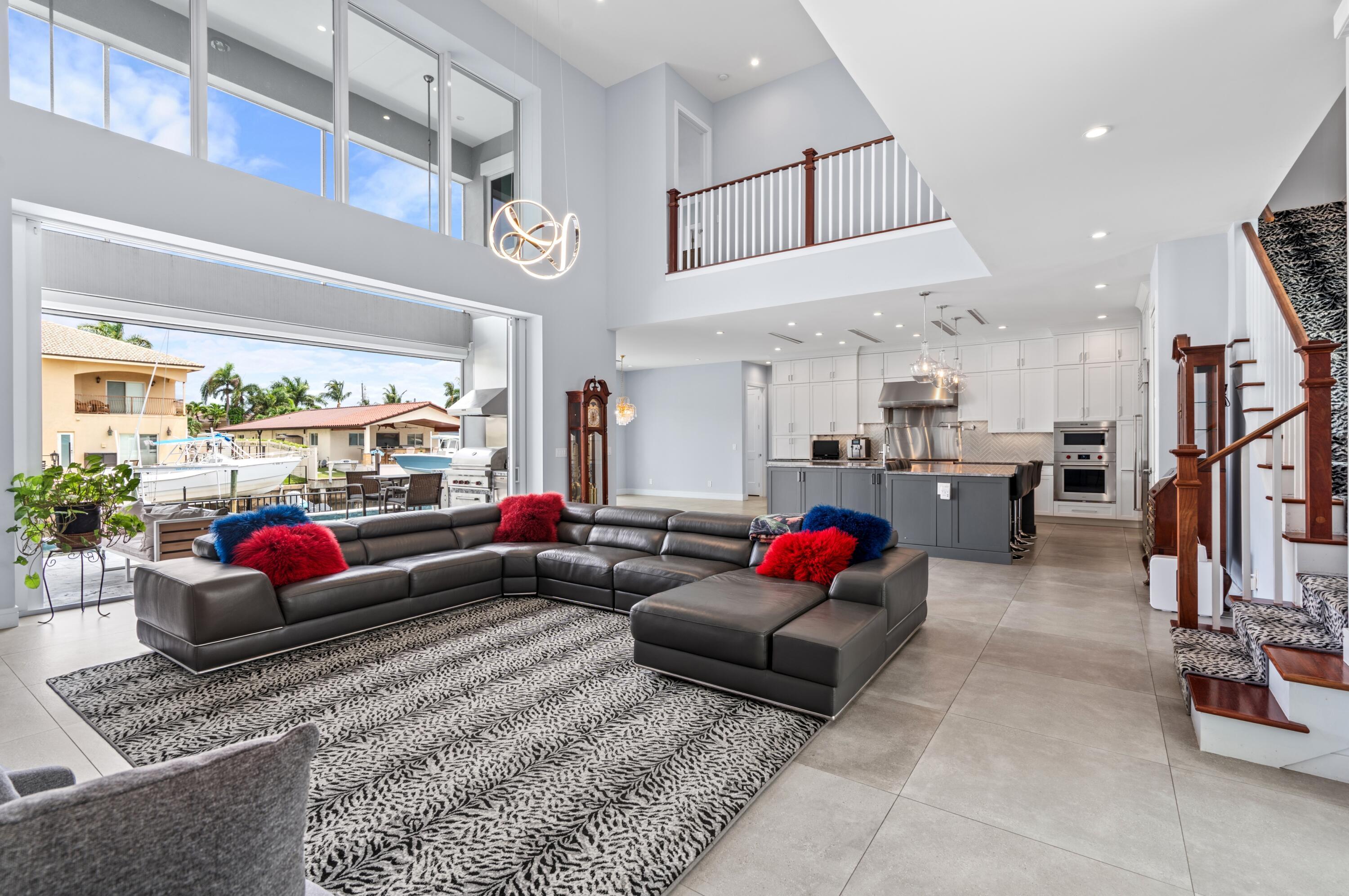 Image 3: mls_LIVING_ROOM_WIDE_DT