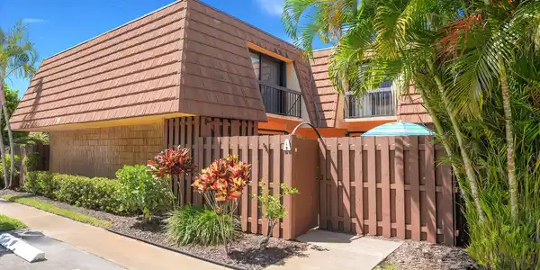 Image 3: Front Exterior
