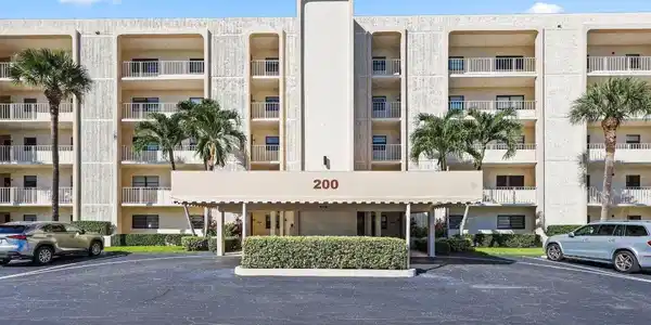 200 Intracoastal Place