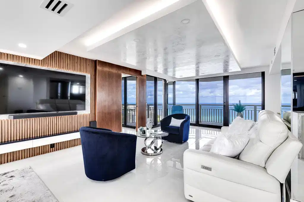Image 1: Livingroom
