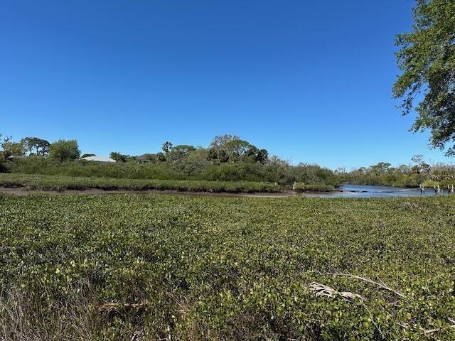 Image 2: 2