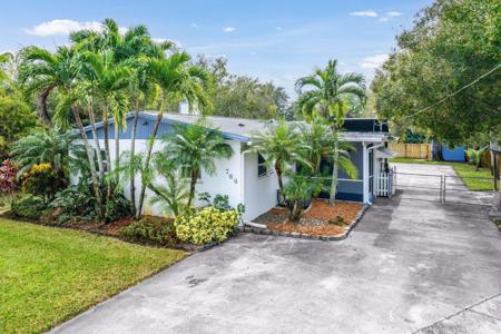 788 SW 28th Street