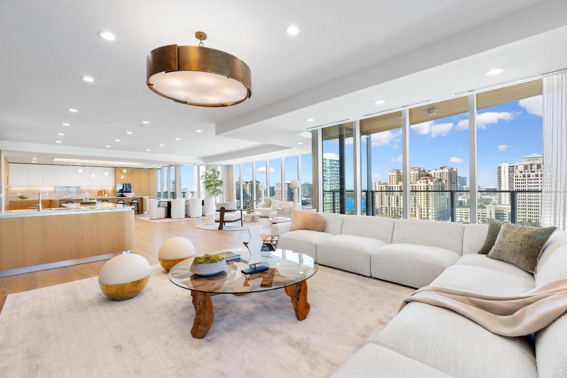 Image 2: Living Area