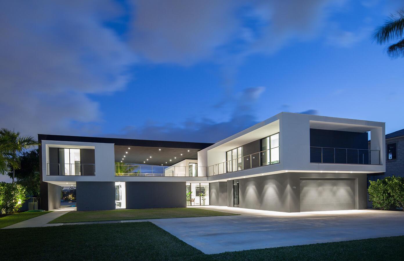 Image 3: Front of Home