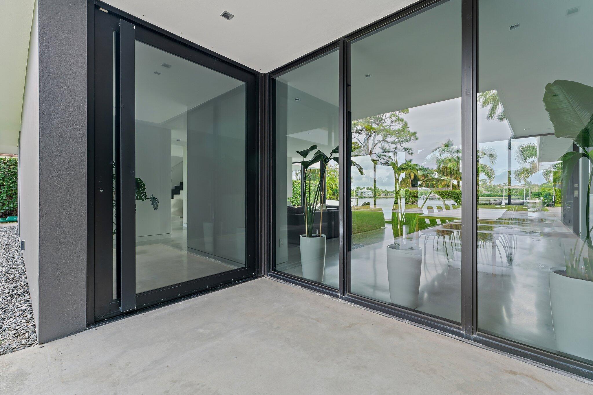 Image 4: Front Entry