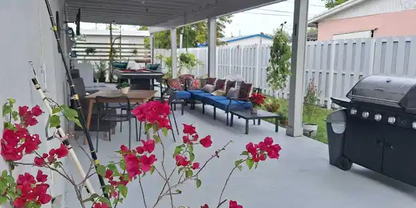 Image 3: House entertaiment area