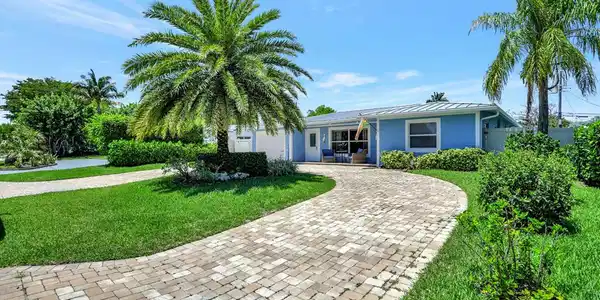 2525 SE 5th Court
