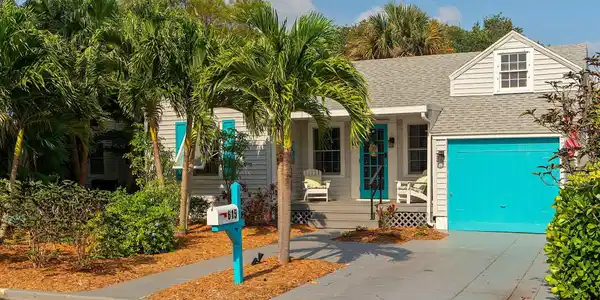 615 N Ocean Breeze