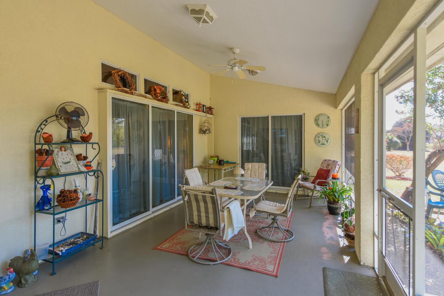 Image 4: COVERED PATIO