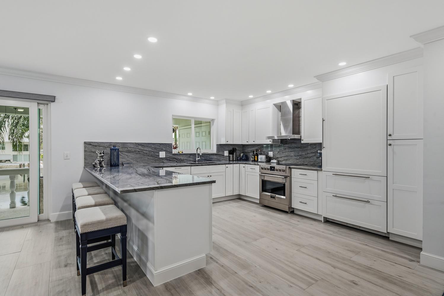 Image 4: Chefs kitchen