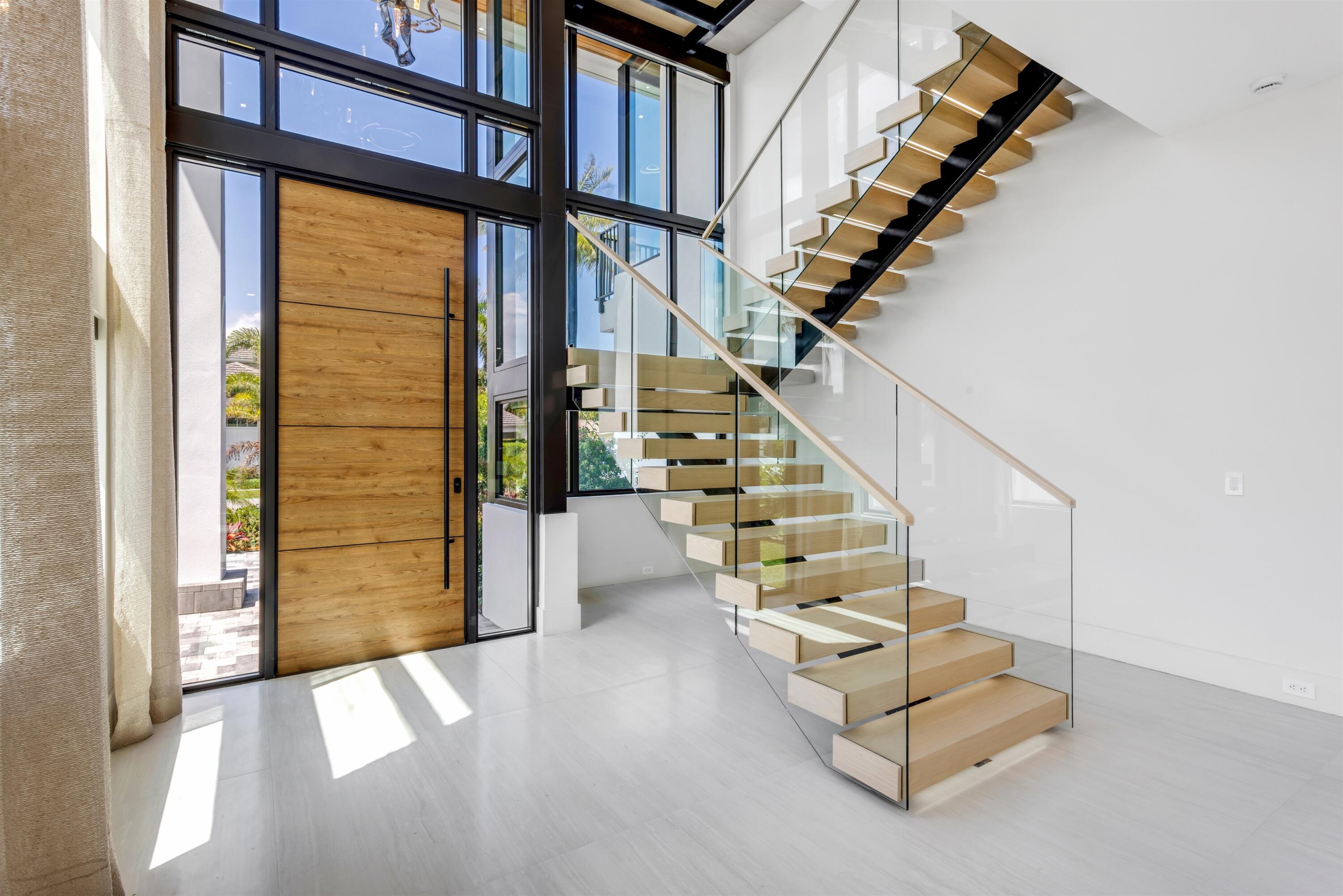 Image 3: FOYER_ANGLE_EB